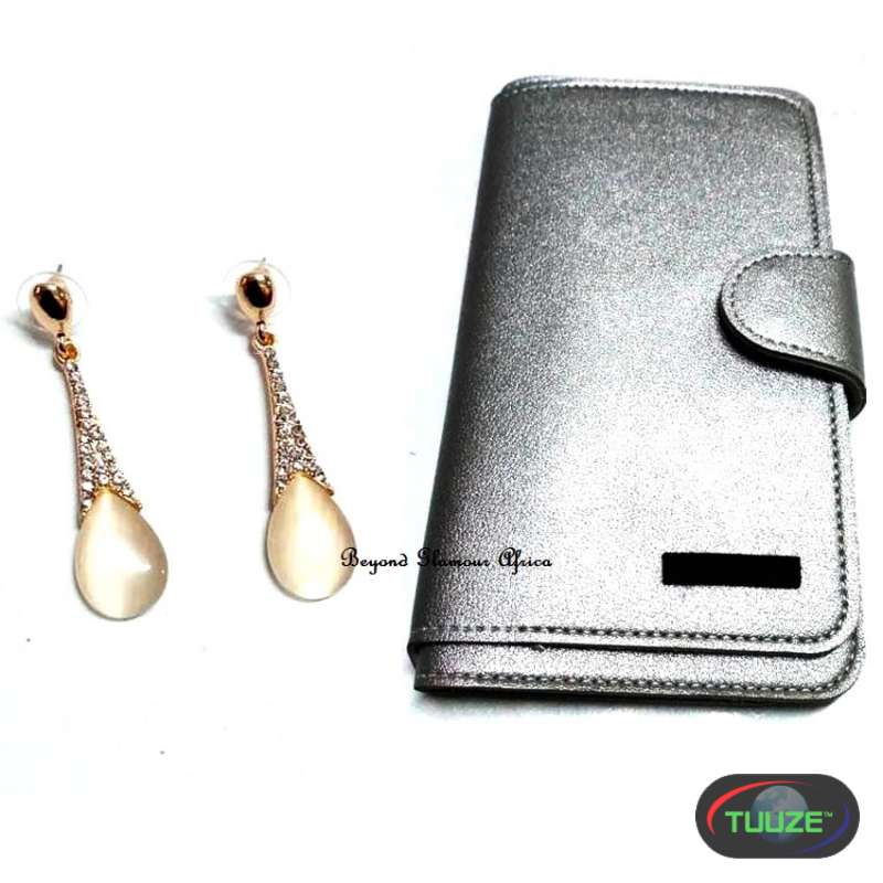 Womens Silver Leather wallet with earrings